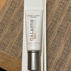 Alastin Hydratint Pro Mineral Sunscreen